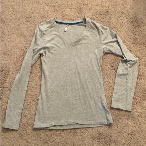 🧩 Long Sleeved T-shirt Size L 🧩 - Picture 2 of 14